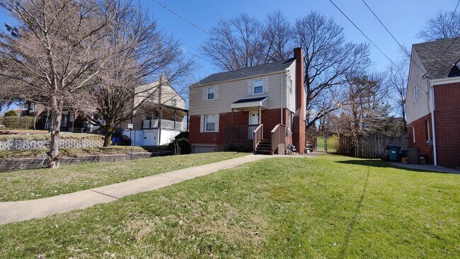 Photo - *Beautifully Updated & Charming 3BD/1BA Single-Family Home Available in West Mifflin*