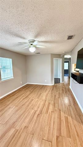 Foto del edificio - 370 W Park St