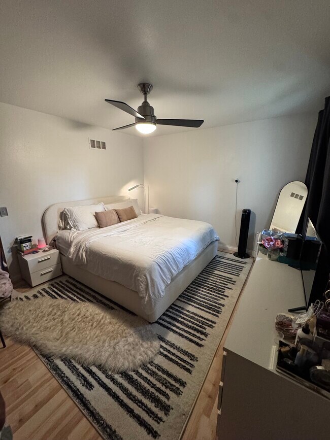 Bedroom 2 - 2924 Coho St