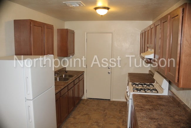 Building Photo - 3521 N Flowing Wells Rd