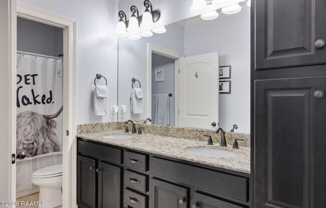 Building Photo - 300 Overbrook Dr