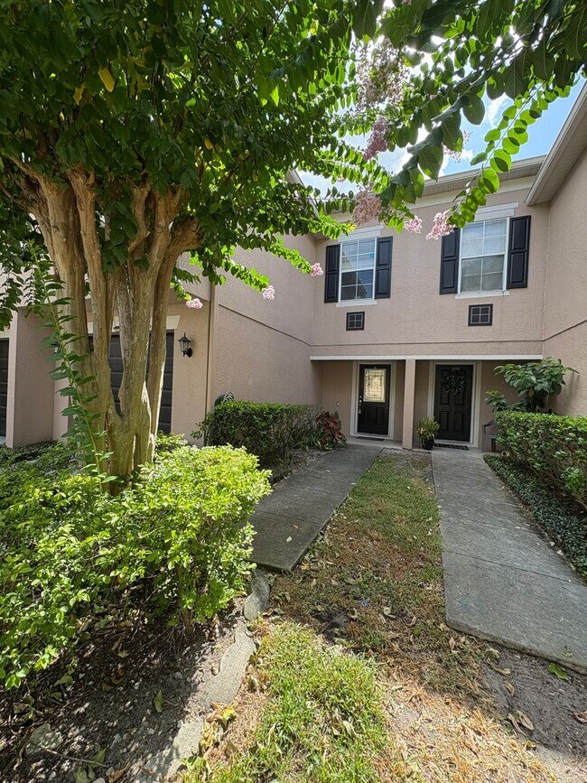 Foto del edificio - For Rent: 3 Bed / 2.5 Bath Townhome in Ash...