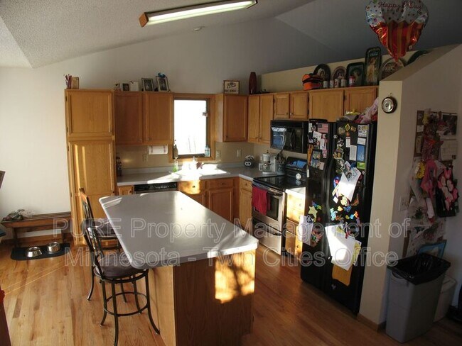 Foto del edificio - 9675 84th St S
