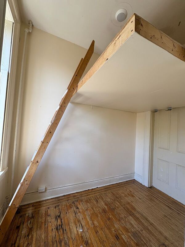 Building Photo - 24 E Mt Vernon Pl