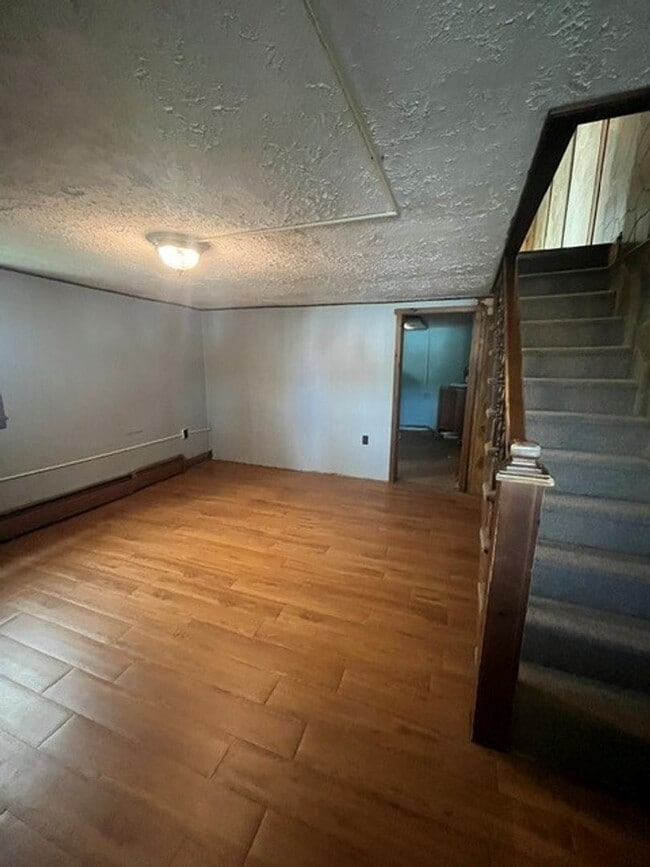 Building Photo - 444 E Bertsch St