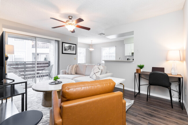 Building Photo - 1450 Sunshadow Dr