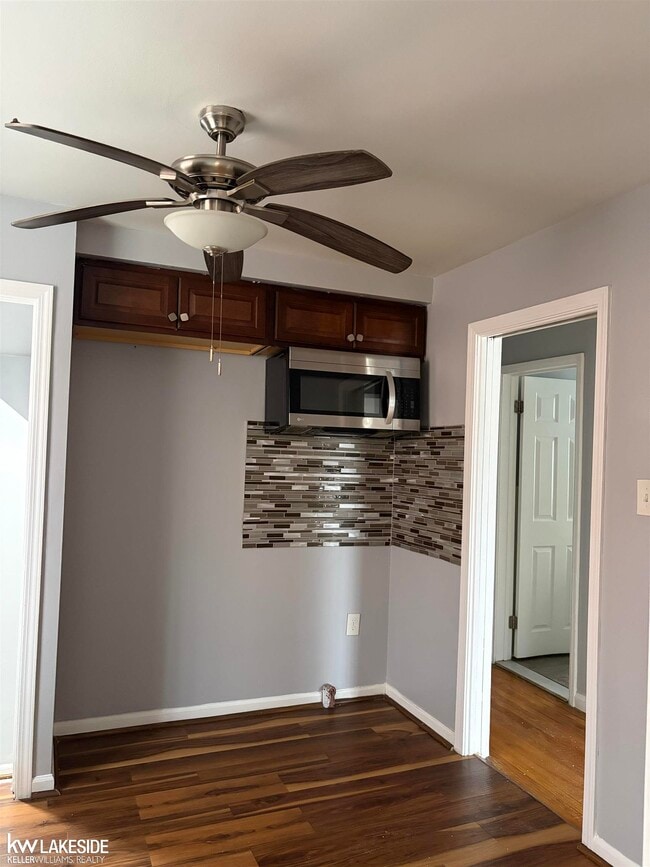 Foto del edificio - 9539 Beaverland St