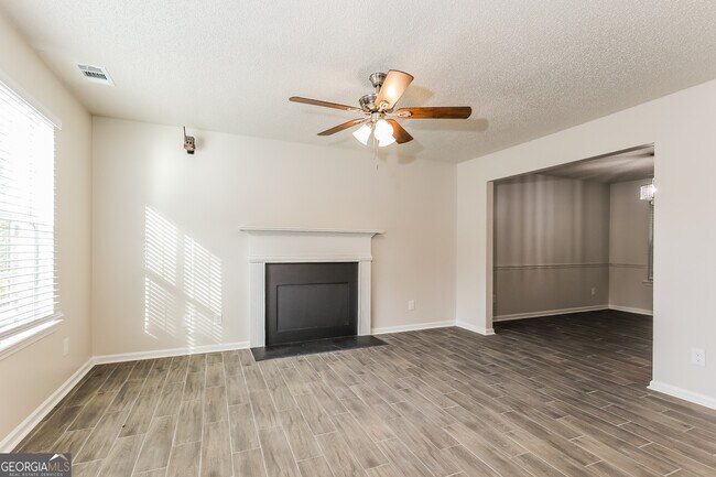 Foto del edificio - 6738 Merrywood Dr