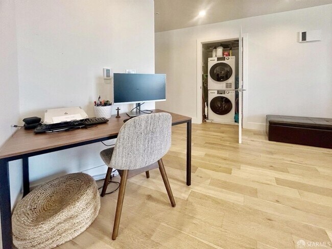 Foto del edificio - 3535 Wawona St