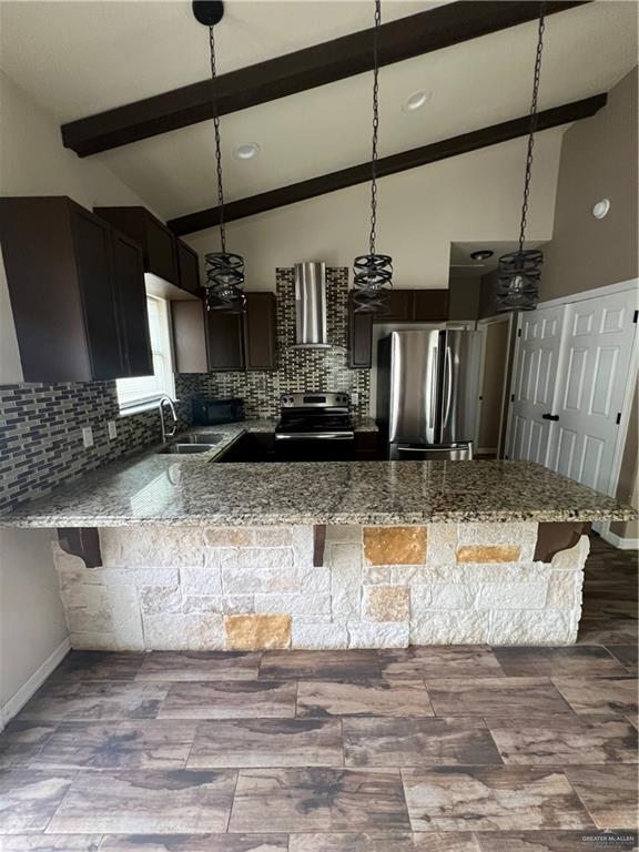 Foto del edificio - 14 Teak Dr