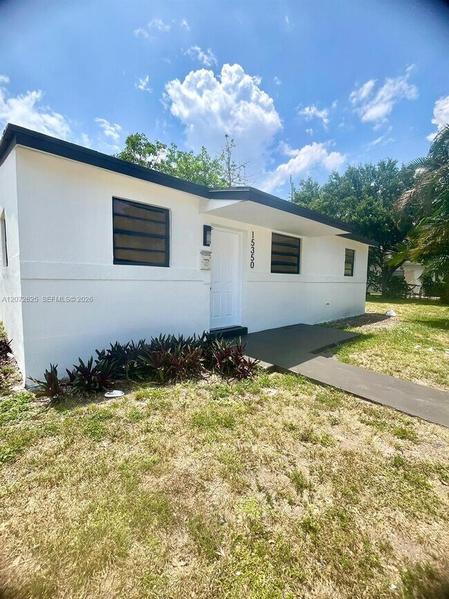 Foto del edificio - 15350 NE 14th Ct