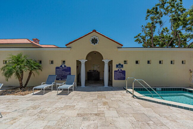 Foto del edificio - 5035 Harmony Cir