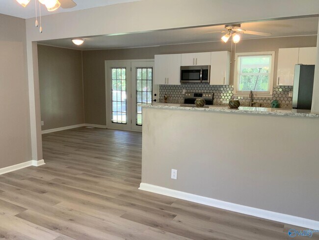 Foto del edificio - 3415 Deerfield Rd NW