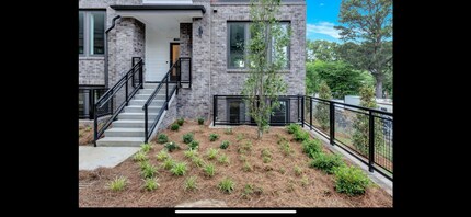 Building Photo - 400 Pratt Dr SE