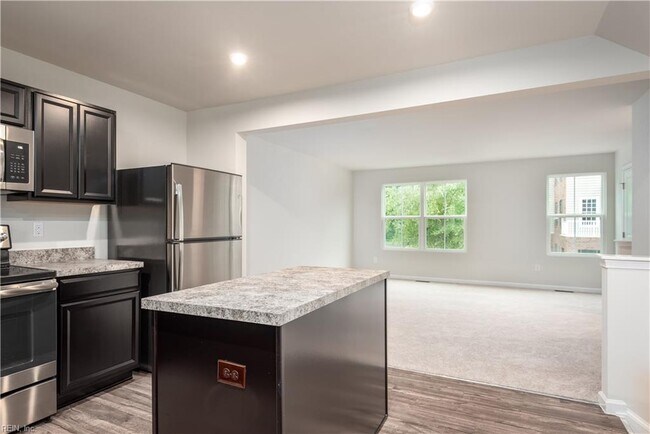 Foto del edificio - 701 Lakeview Cove