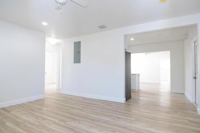 Foto del edificio - 924 NW 11th Ct