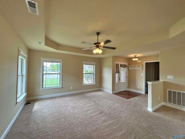 Building Photo - 4955 Montauk Trail SE
