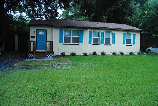 Building Photo - 1415 E Comanche Ave