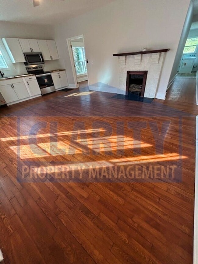 Building Photo - Beautifully Remodeled 3 Bedroom / 2 Bath Home in Chattanooga