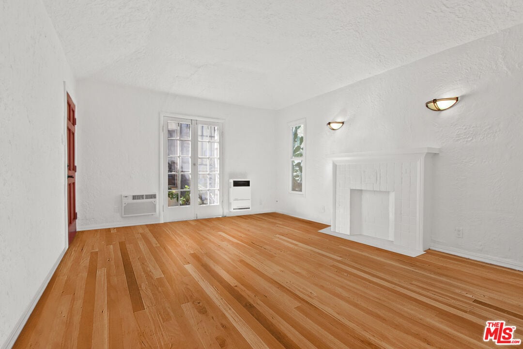 Building Photo - 1386 Edgecliffe Dr