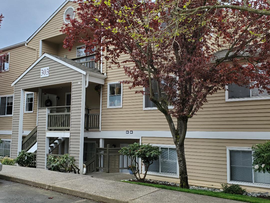 Ground floor unit in small, quiet complex. - 5300 Harbour Pointe Blvd