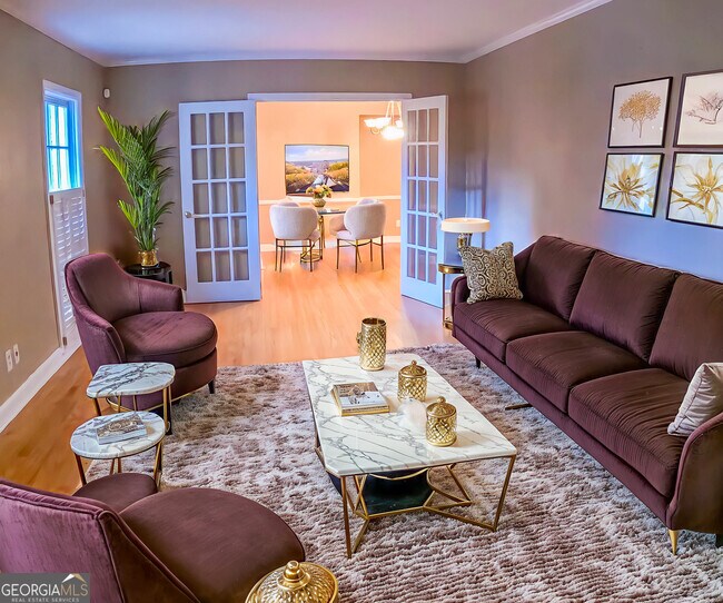 Building Photo - 998 Ferncliff Rd NE