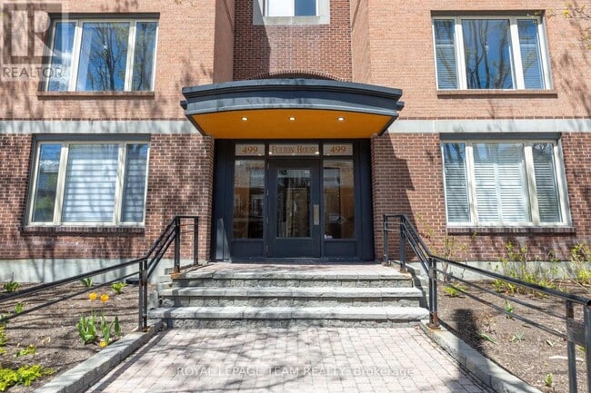 Building Photo - 499 Sunnyside Ave