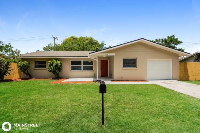 Primary Photo - 4506 9TH ST W, BRADENTON, FL 34207