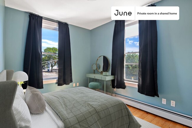 Room in Shared 4 bed/2 bath home - Room in Shared 4 bed/2 bath home