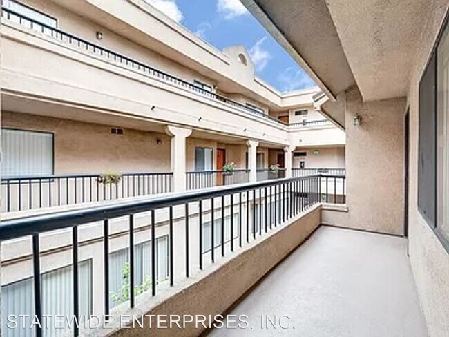 Foto del edificio - 2930 Francis Ave