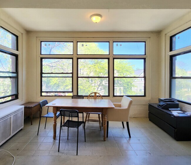Foto del edificio - 5600 S Dorchester Ave