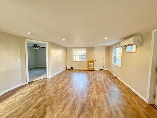 Foto del edificio - 2/1 Downtown Marianna Apartment