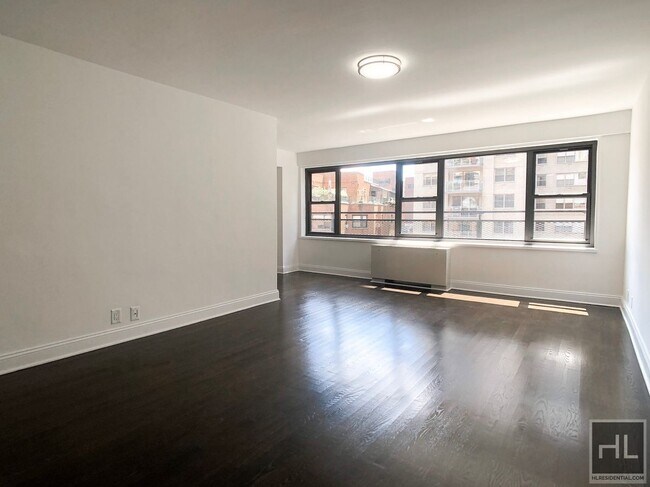 Foto del edificio - EAST 56 STREET
