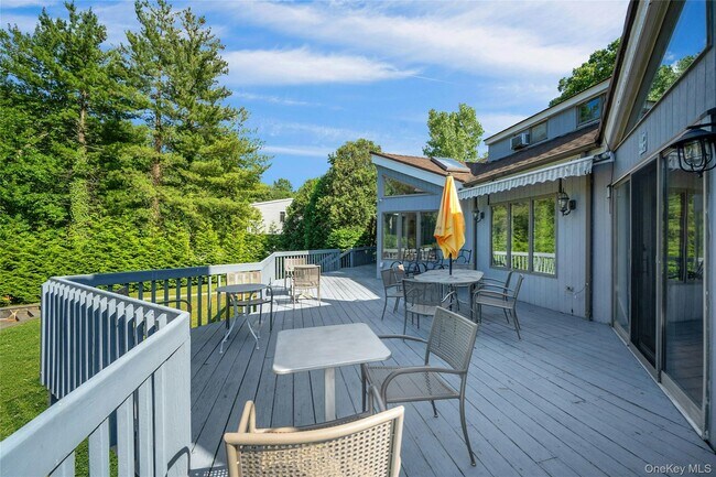 Foto del edificio - 2 Meadowwood Ln