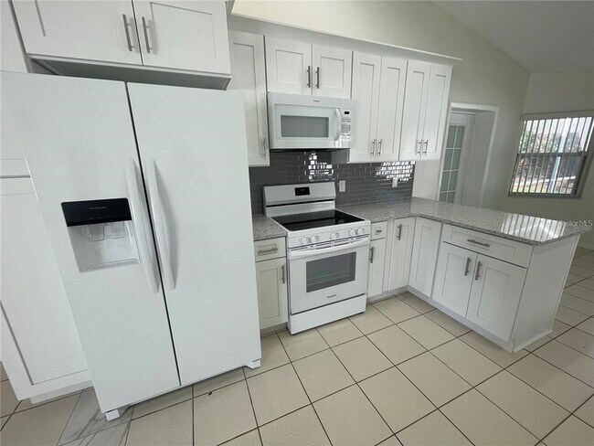 Foto del edificio - 9 Birchwood Pl