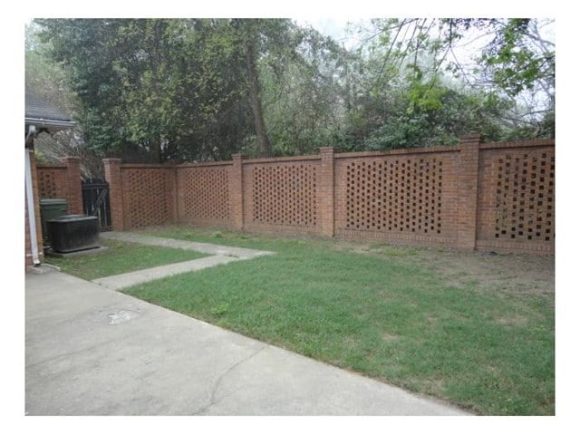 Building Photo - 110 Delorme Ct