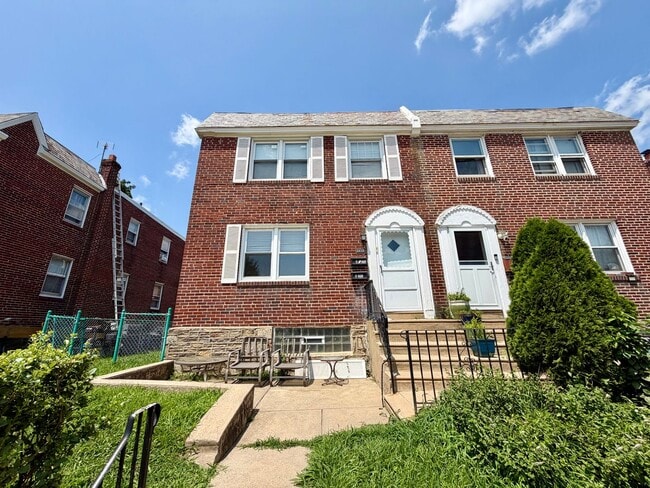 Photo - Roumfort Rd 1617 Apartment