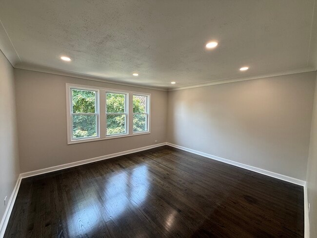 Building Photo - 1637 Elmwood Ave