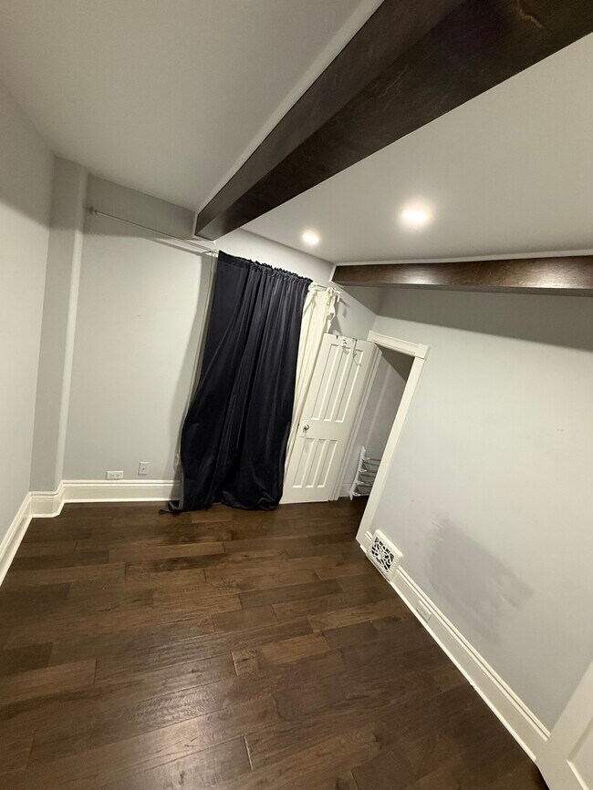 Photo du bâtiment - 398 MacNab St N