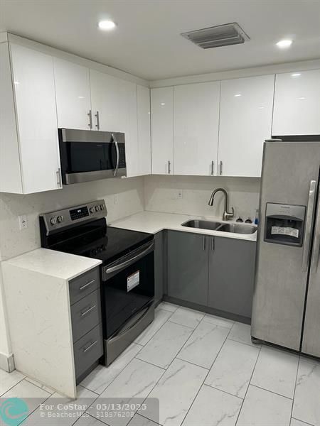 Foto del edificio - 4655 SW 33rd Ave