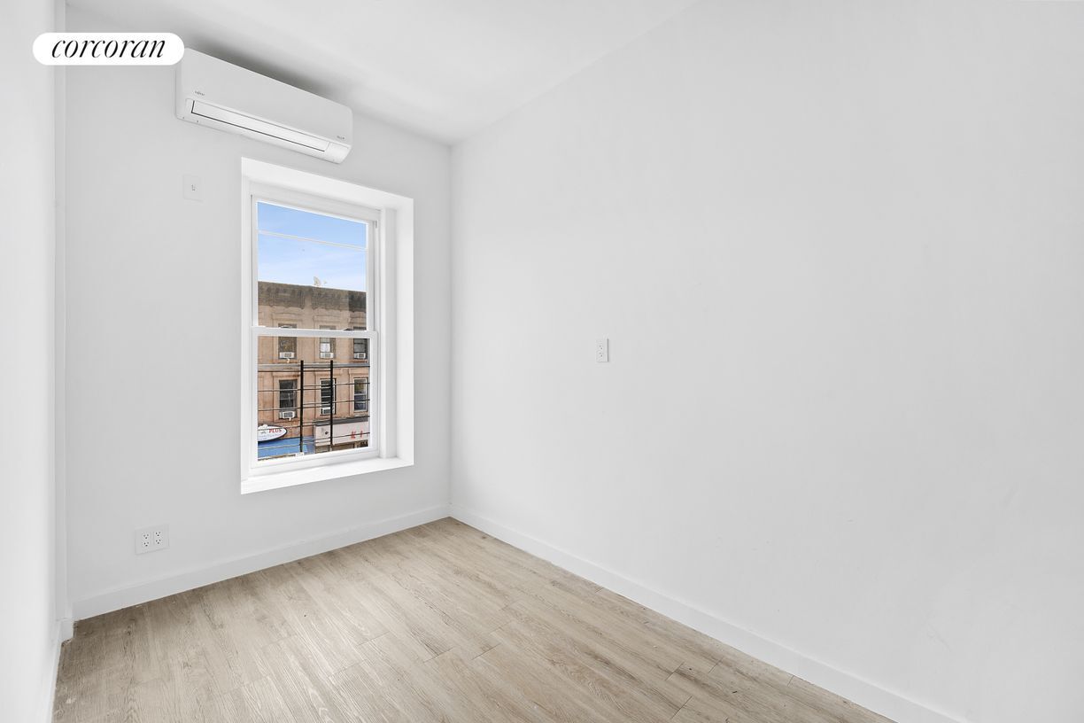 Primary Photo - 356 7th Ave