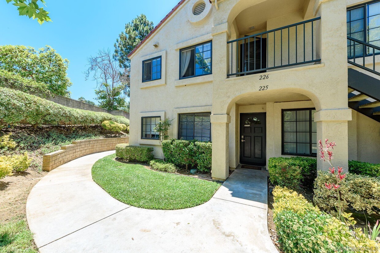 Primary Photo - 13294 Wimberly Square