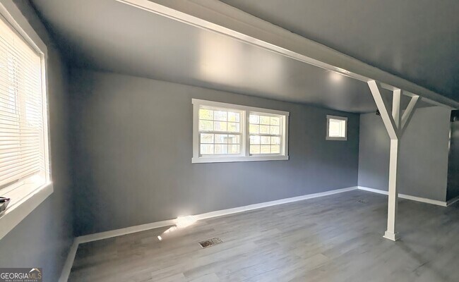 Foto del edificio - 505 Osborne St