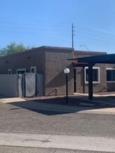 Building Photo - 9112 E Esperanza Dr