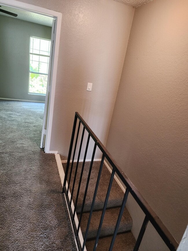 Building Photo - 2195 Aspen Dr
