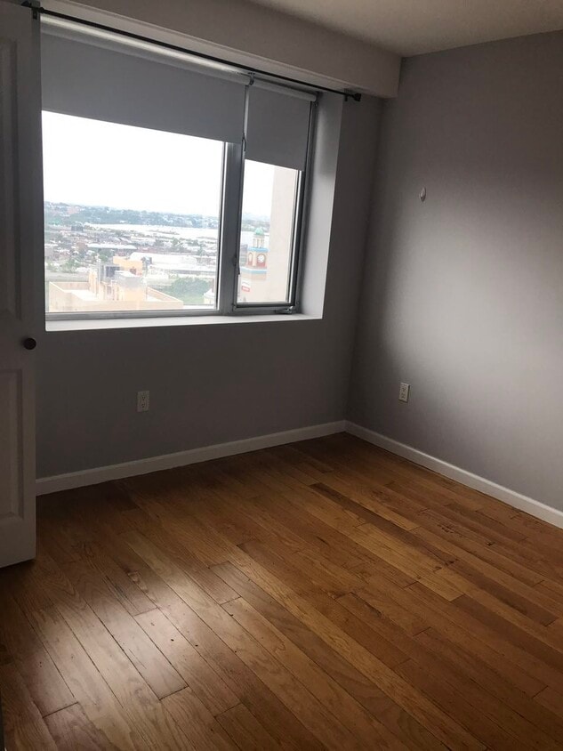 Building Photo - 575 59th St