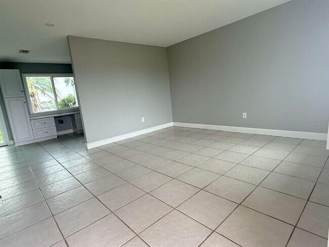 Foto del edificio - 14666 Ingraham Blvd