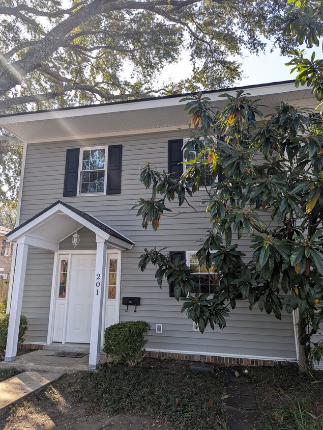 Townhome front - 201 Heritage Cir