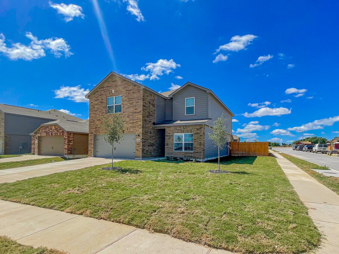 204 Sunnymeade Ln, Jarrell, TX 76537 House Rental in Jarrell, TX