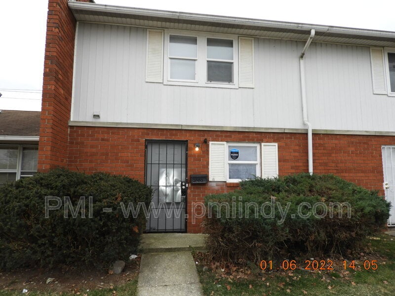 Primary Photo - 4004 N Brentwood Dr